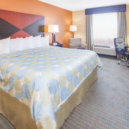 Days Inn & Suites By Wyndham Russellville Ngoại thất bức ảnh