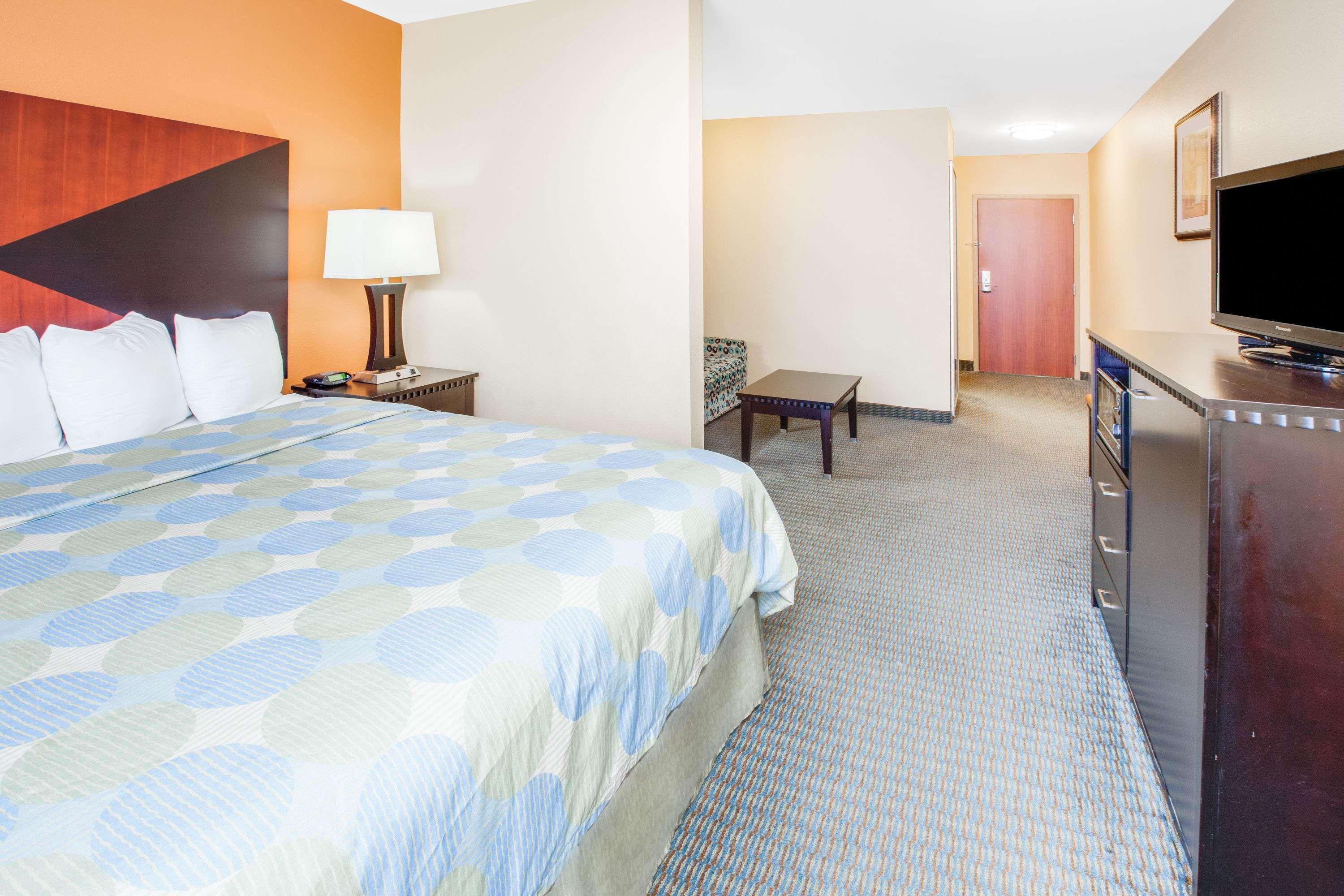 Days Inn & Suites By Wyndham Russellville Ngoại thất bức ảnh