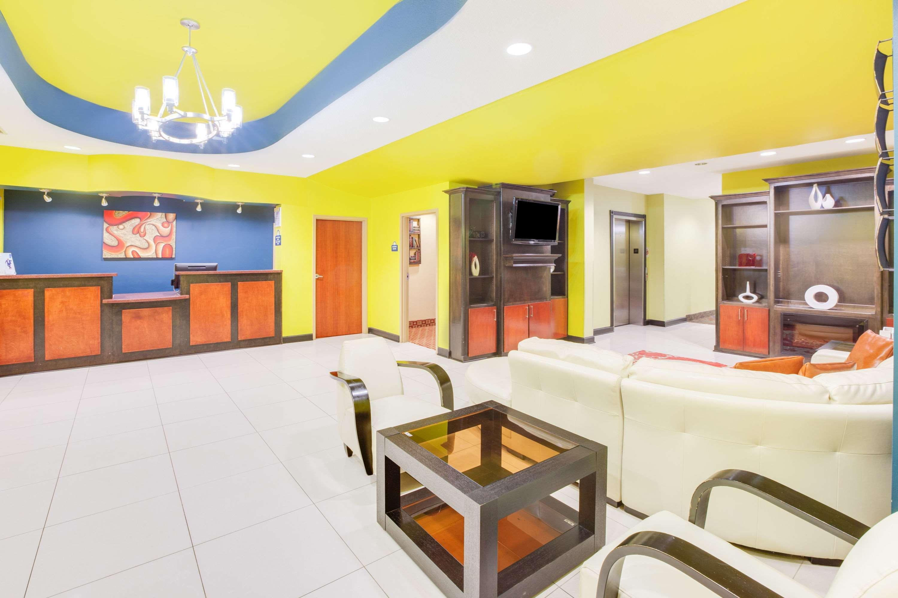 Days Inn & Suites By Wyndham Russellville Ngoại thất bức ảnh