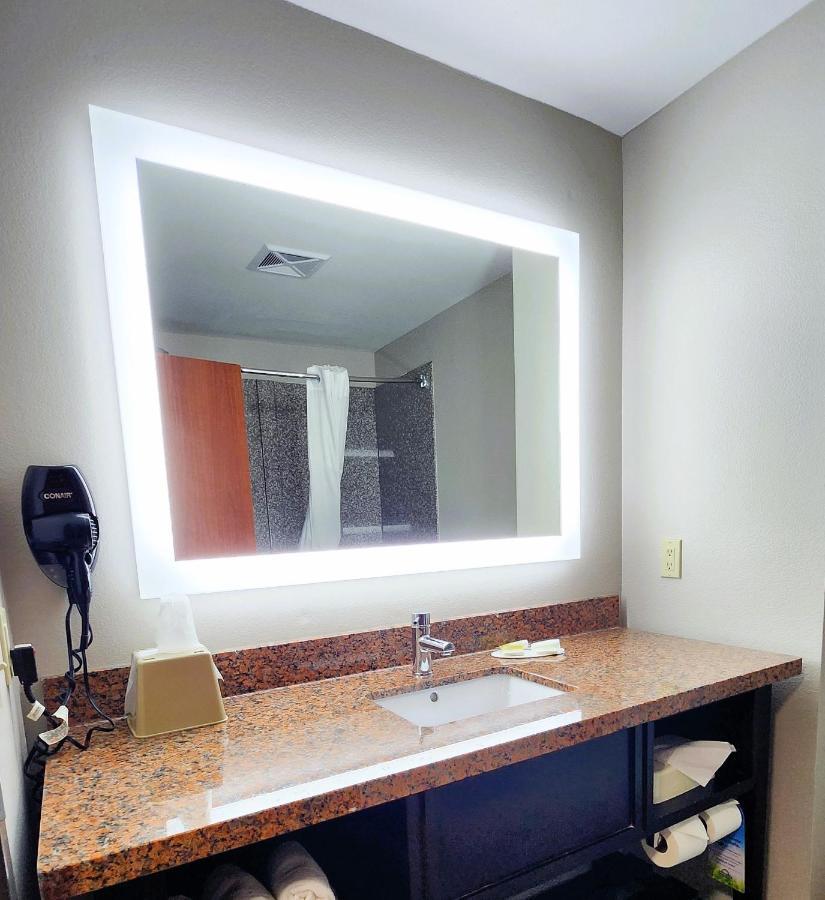 Days Inn & Suites By Wyndham Russellville Ngoại thất bức ảnh