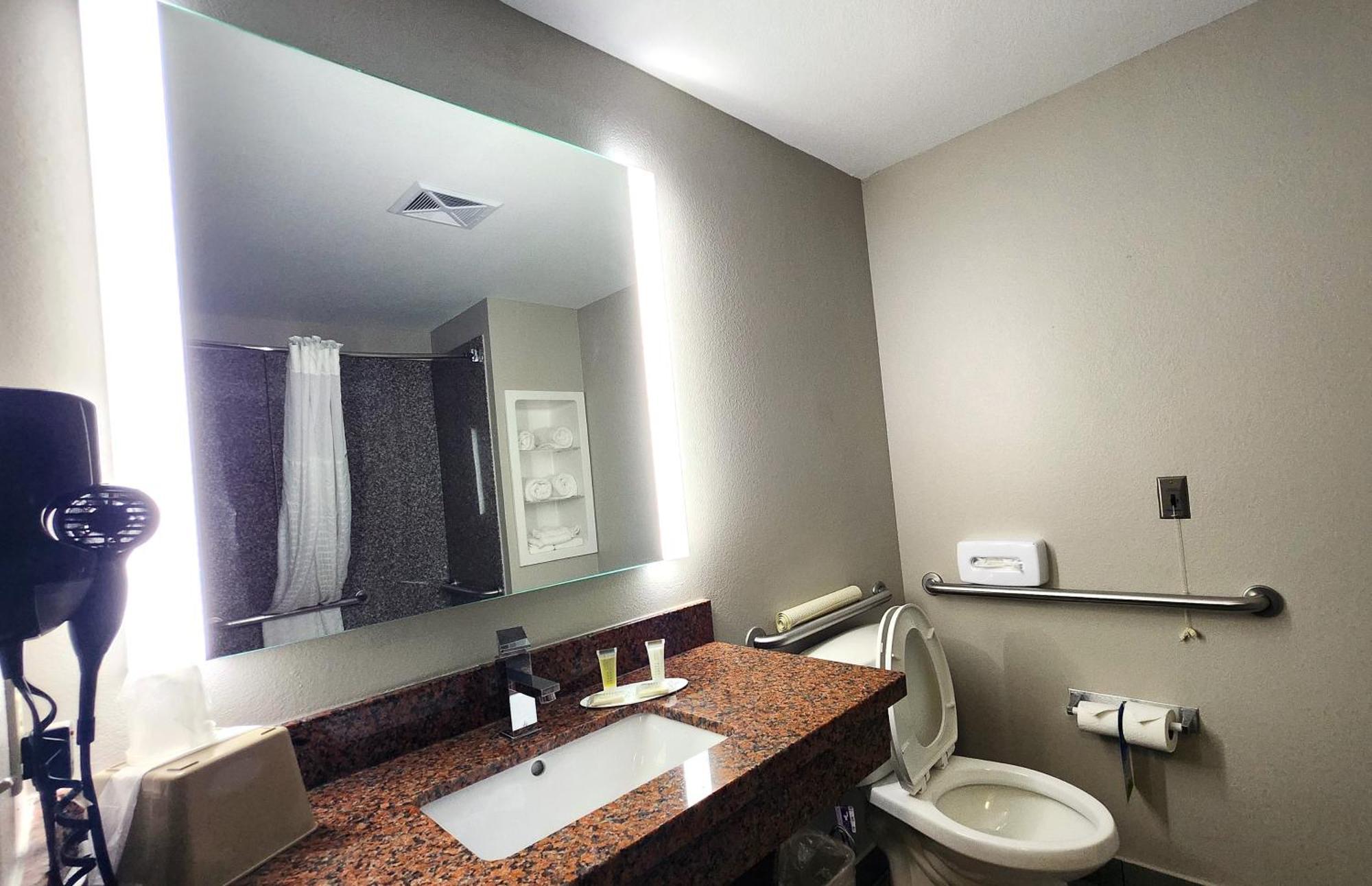 Days Inn & Suites By Wyndham Russellville Ngoại thất bức ảnh