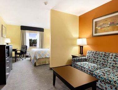 Days Inn & Suites By Wyndham Russellville Phòng bức ảnh